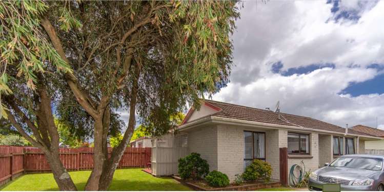 2/4 Tyndrum Place Highland Park_16