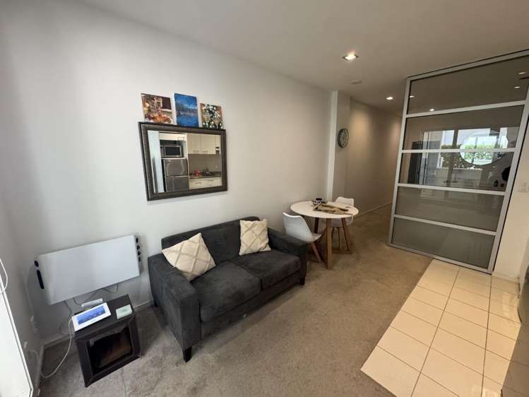 104/85 Beach Road City Centre_2
