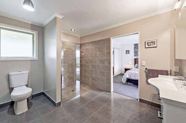 1/10 Valley Road Greta Valley_14
