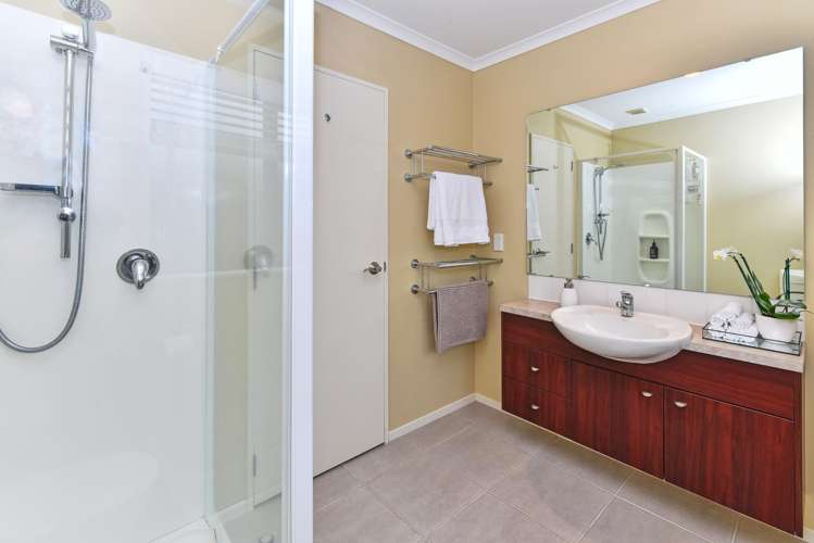 3 Belfry Place Wattle Downs_13