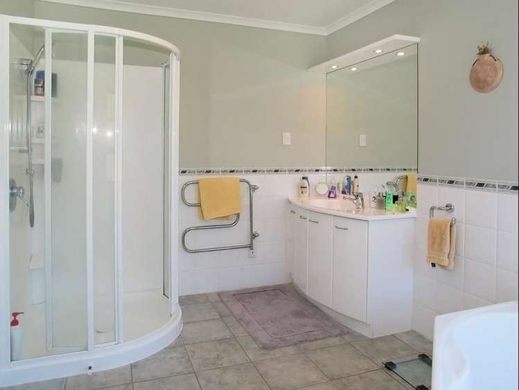 8 Scoresby Grove Whitby_15