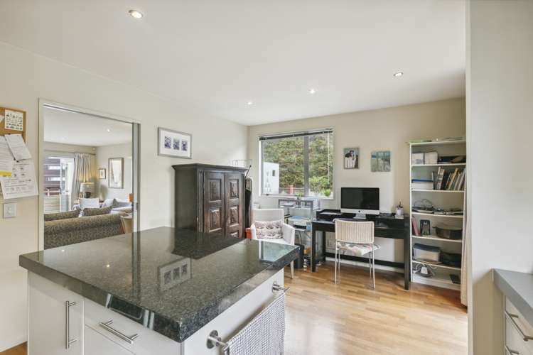 83/305 Evans Bay Parade Hataitai_5