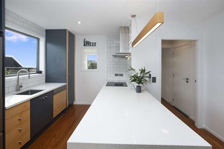 1/146 Soleares Avenue Mount Pleasant_6