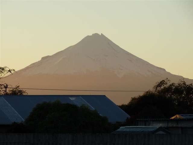 86 Glover Road Hawera_1