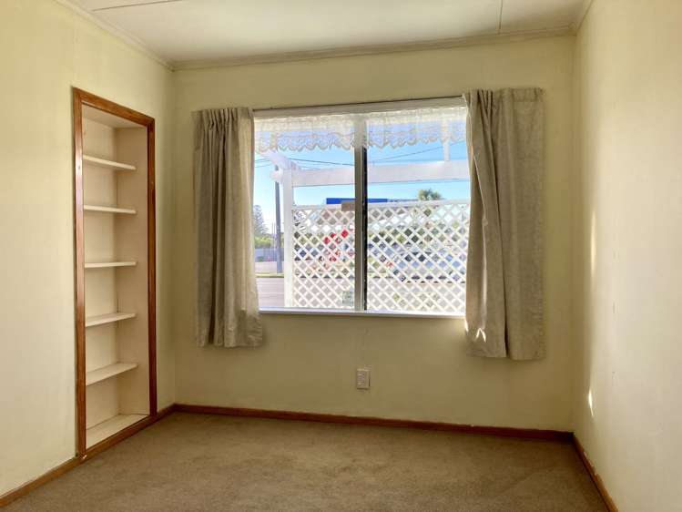 23 Titirangi Road New Lynn_7