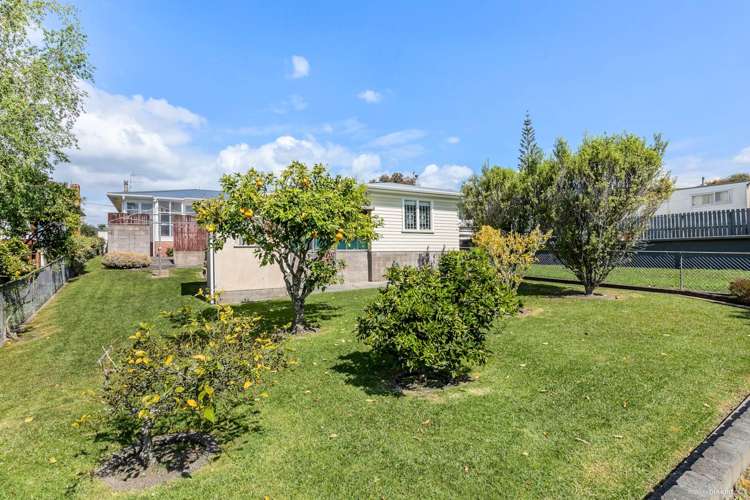 14 Geneva Place Blockhouse Bay_5