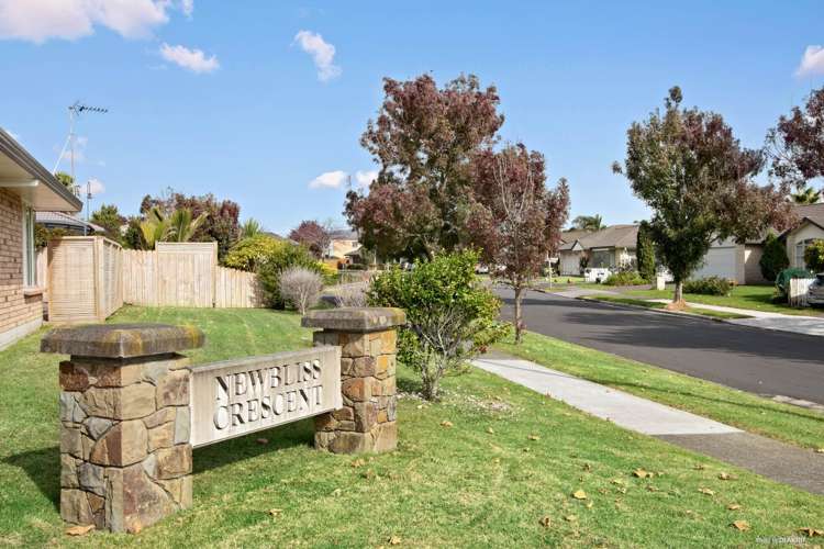 55 Newbliss Crescent East Tamaki Heights_17