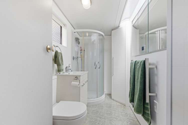 12 Sutherland Road Brookfield_11