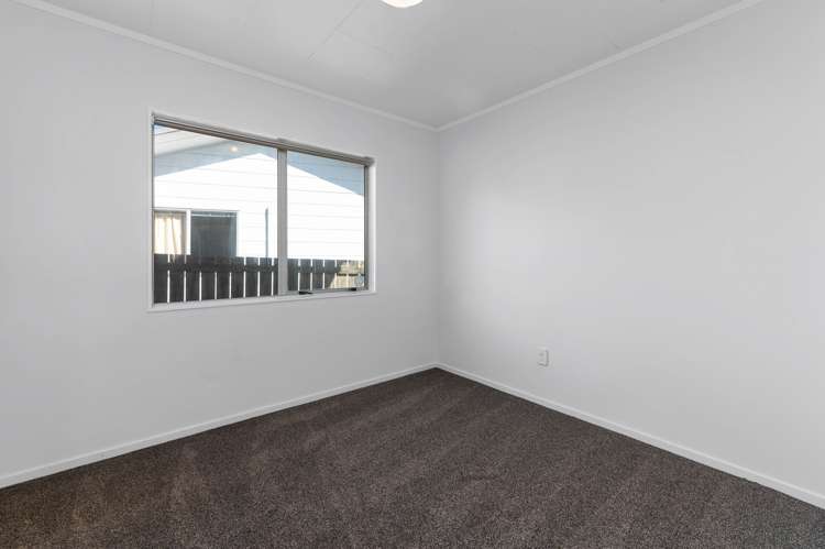15 Bronte Place Owhata_7