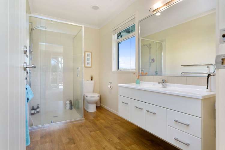 114 Amelia Place Leamington_11