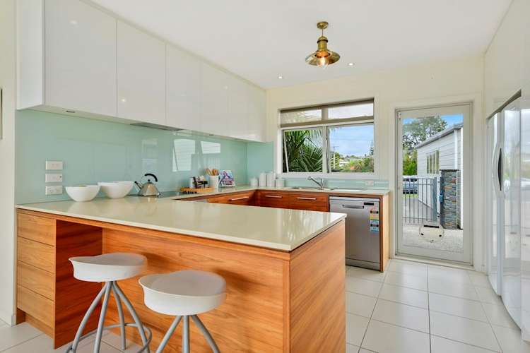 52 Covil Avenue Te Atatu South_9