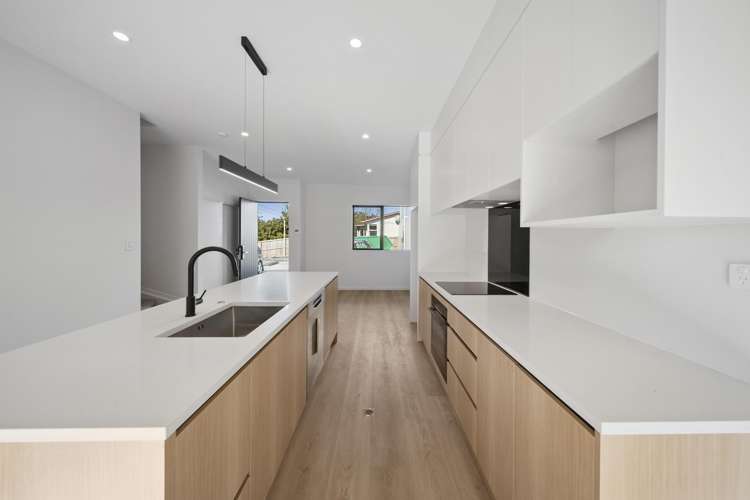 10-12 Clendon Place Manurewa_27