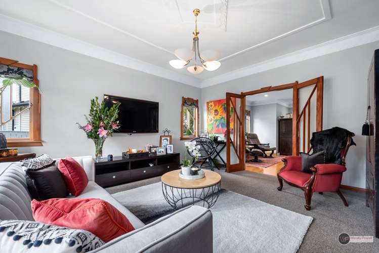 37 Pohutukawa Street Woburn_12