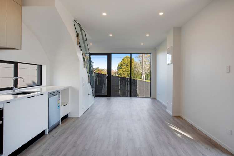 2/10 Hutchinsons Road Bucklands Beach_9