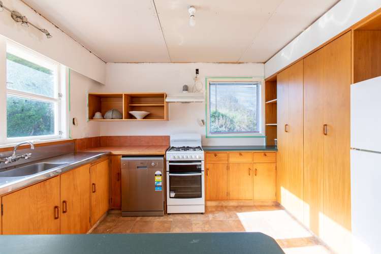 82 Guy Street Dannevirke_15