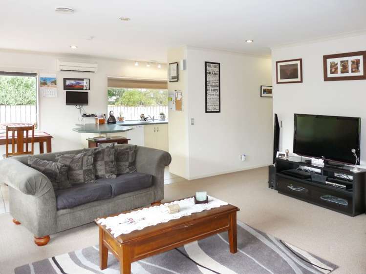 34 Lord Auckland Road Wakefield_3