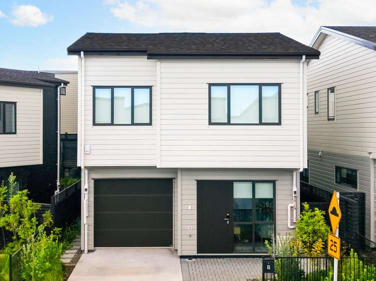 9 Greenbrier Street Westgate_0