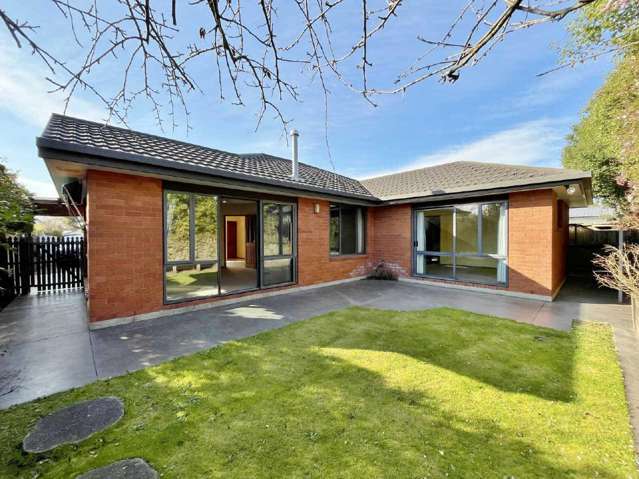 UPPER RICCARTON - THREE BEDROOM, TWO BATHROOM, EXTRA LARGE GARAGE, CARPORT