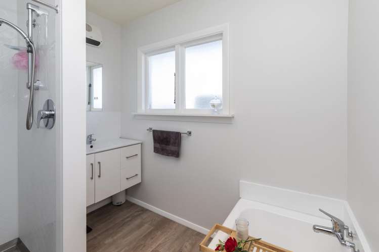 347 Breezes Road Aranui_9