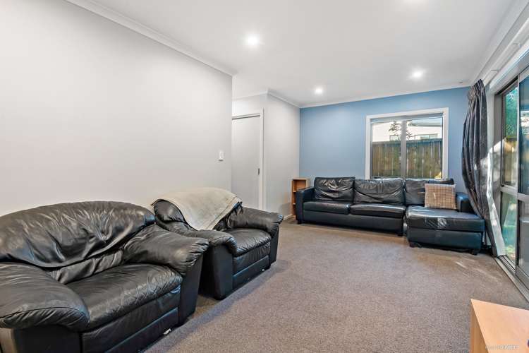 1/10 Gazeley Avenue Silverdale_4