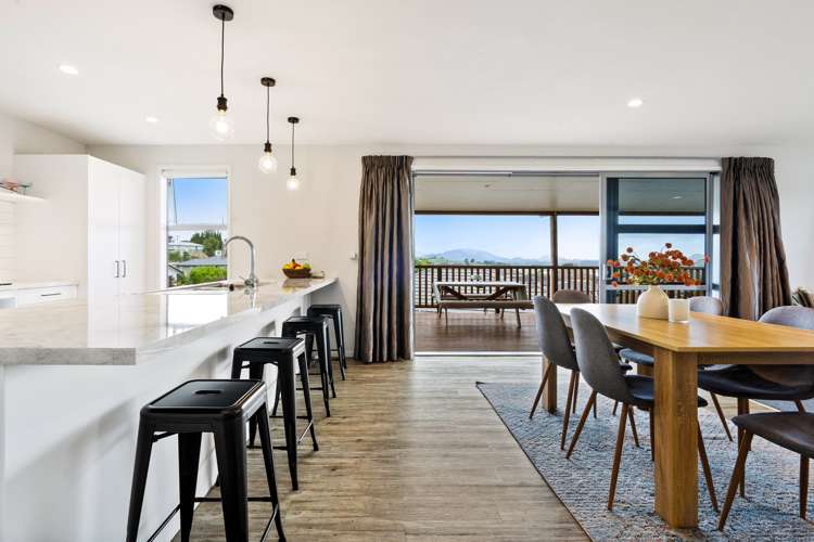 74 Pebble Beach Boulevard Kamo_10