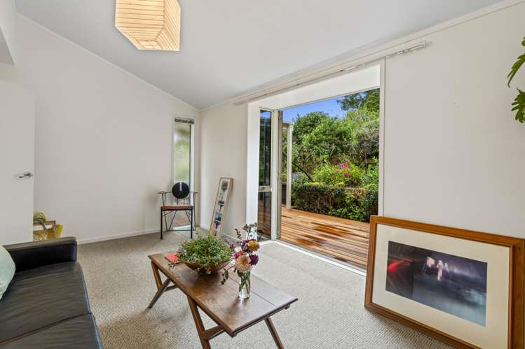 1082 Sandspit Road Sandspit_12