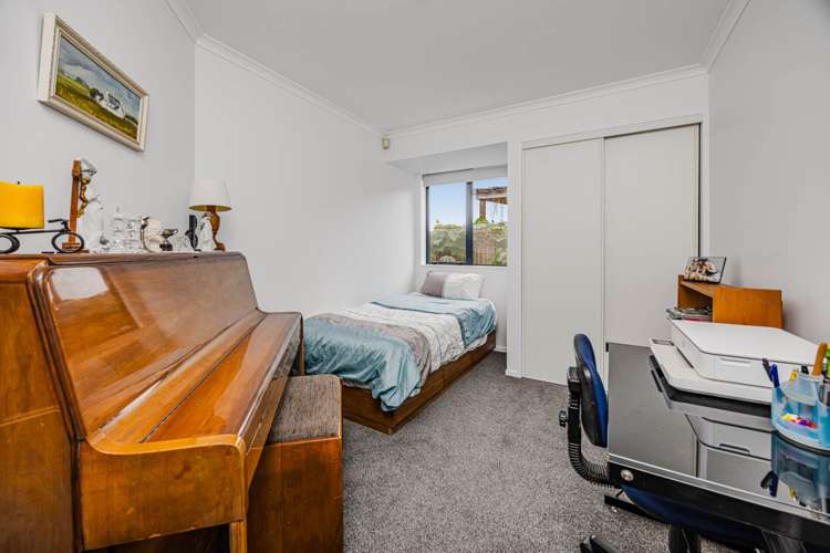 28 Earnslaw Crescent Flat Bush_11