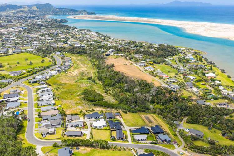 3 Shipwreck Way Mangawhai Heads_47