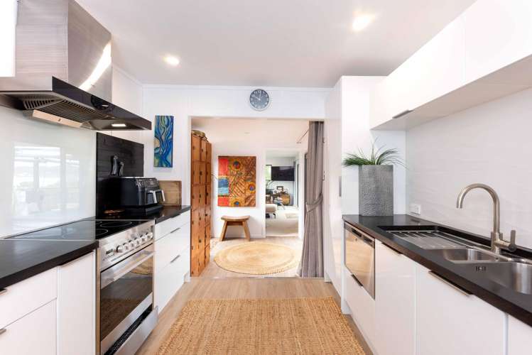 5 Waianga Place Omapere_16