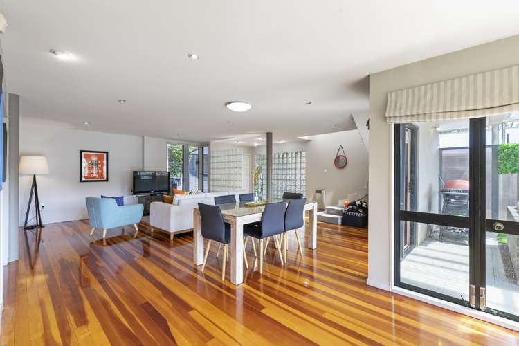 1 & 2/66 Allum Street Kohimarama_9