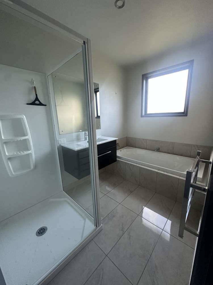 2 Little Paddock Hokitika_18