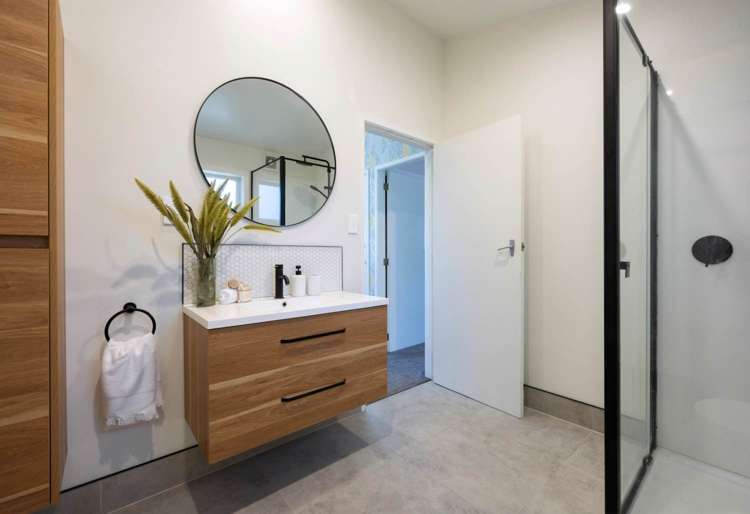 82 Kauri Point Road Laingholm_7
