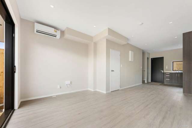 4/53 Archibald Road Kelston_2