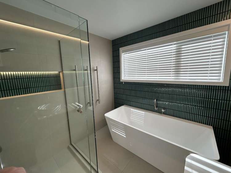 8 Meanda Gardens Sunnyhills_21