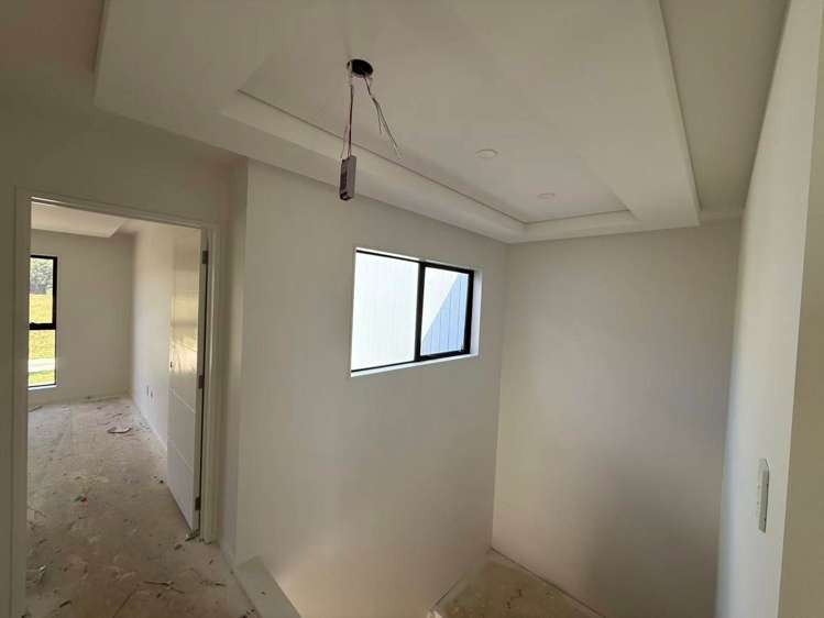 Unit 5, 89 Otuwairoa Esplanade Papakura_4