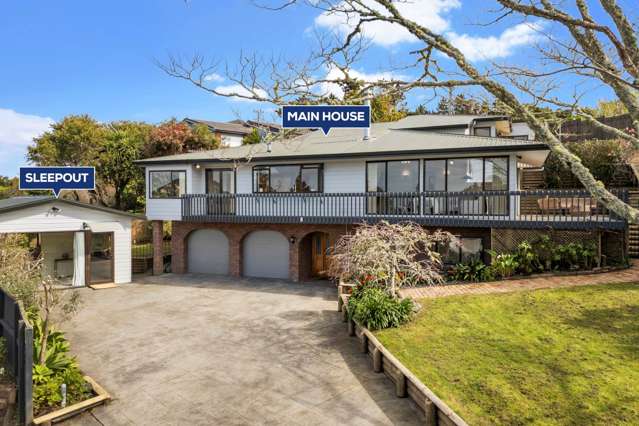 Spacious Family Home + Sleepout + Views