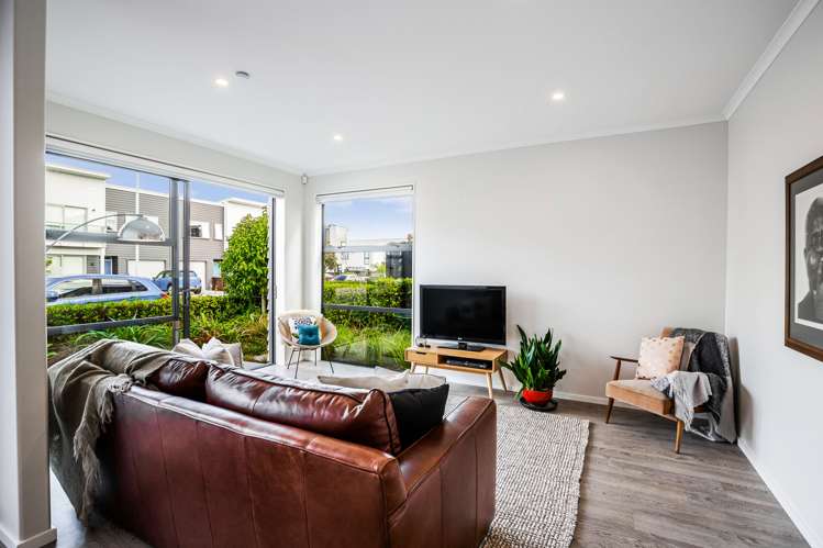 16 Sacred Kingfisher Road Hobsonville_8
