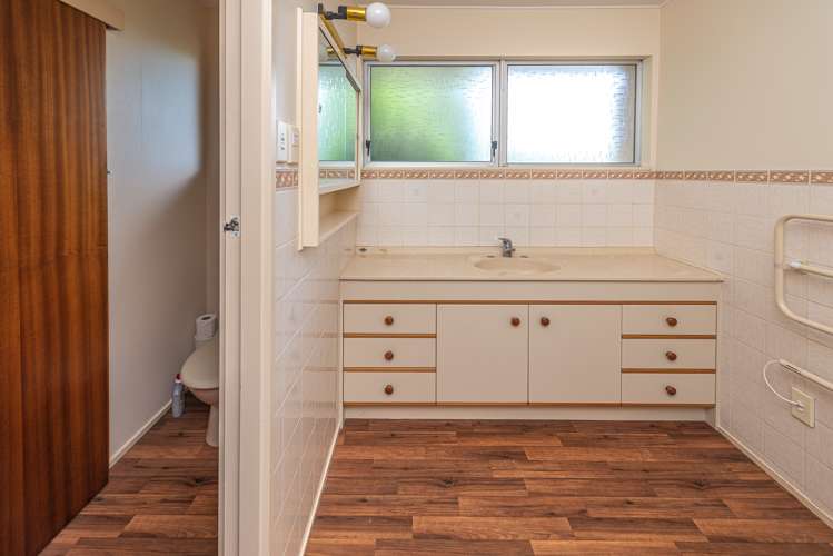 4 Exeter Crescent Springvale_9