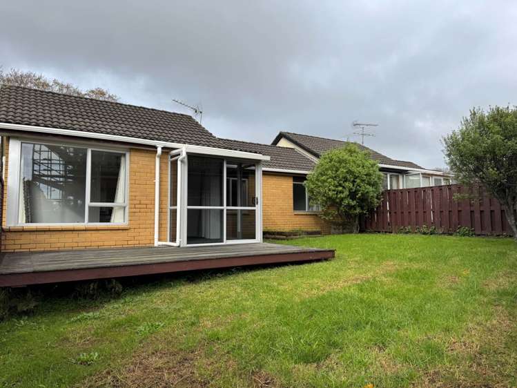 1/16 Burch Street Mount Albert_12