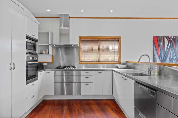 84 Domain Crescent Muriwai_11