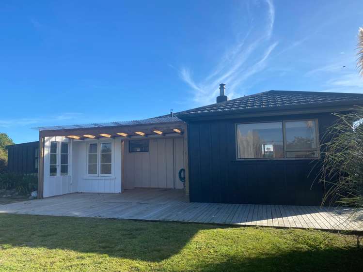 22 Mahoe Street Ōtaki Beach_2