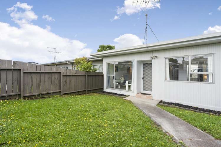 2/174 Birkdale Road_0