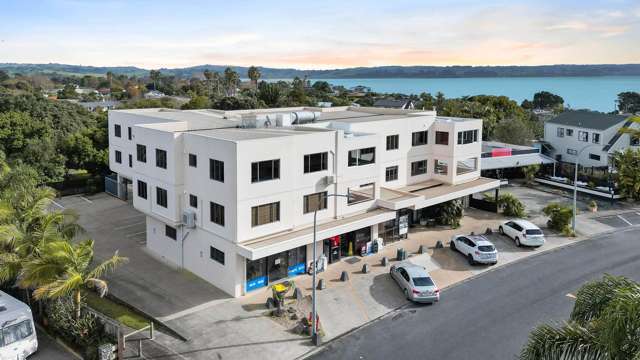 Stunning Spacious Seaview Apartment!
