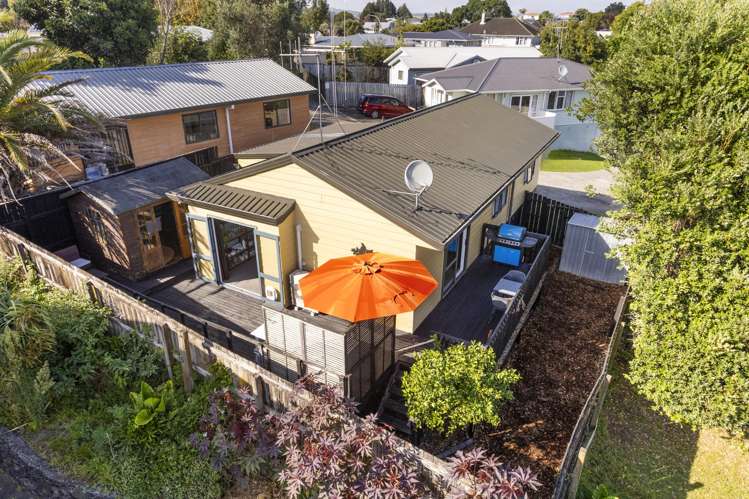 35B Henderson Crescent Gate Pa_21