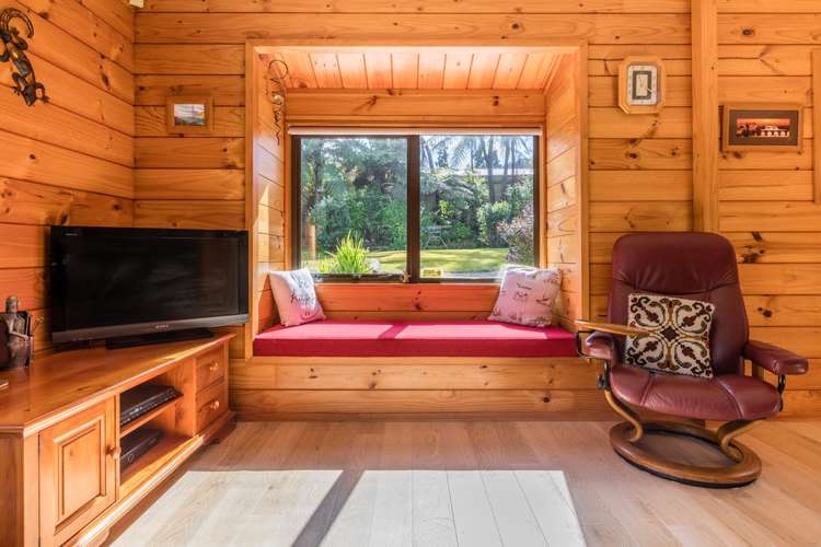 143 Woodlands Park Road Titirangi_6