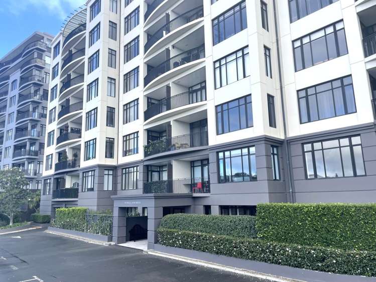 2C/38 James Cook Crescent_0