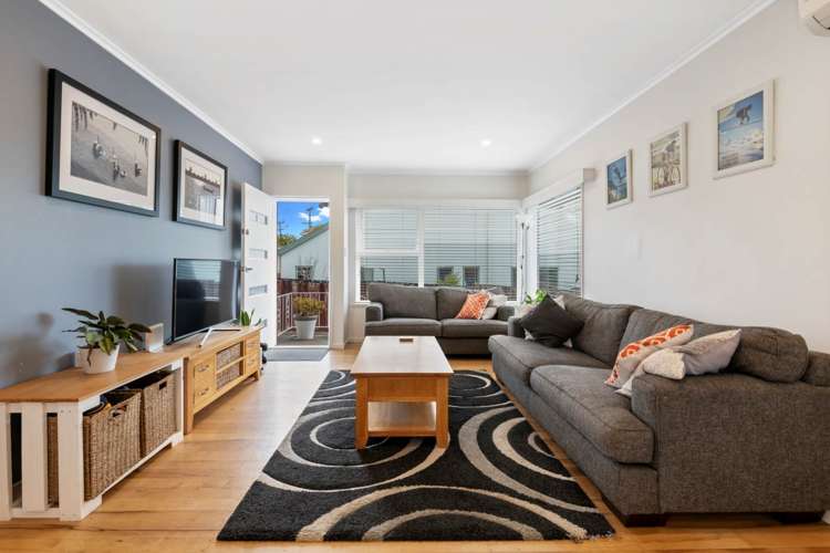 1/265 Glenfield Road Hillcrest_6