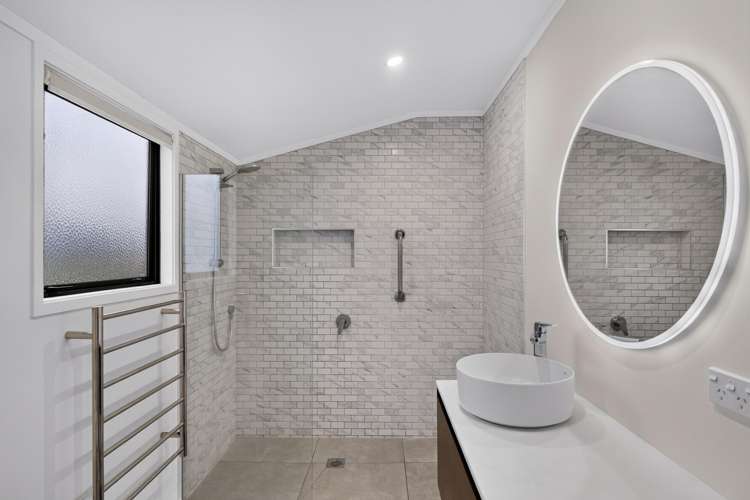34 The Esplanade Westshore_13