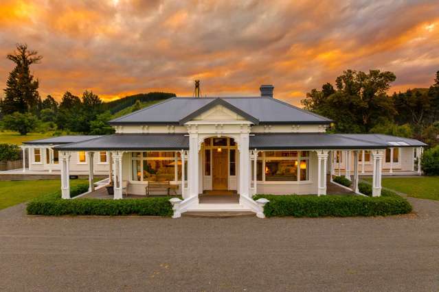 Historic Bankhouse Homestead