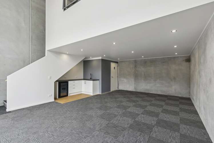 18/20 William Earp Place Tawa_4